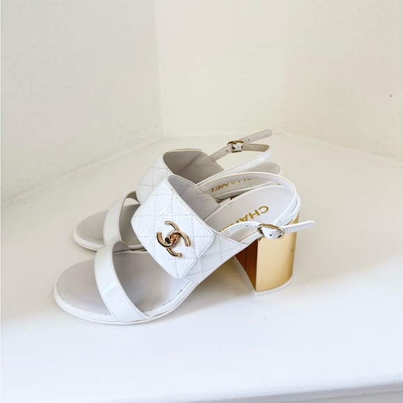 CHANEL White Patent Quilted Leather Gold CC Logo Sandals EUR 39 (US size 8) - Picture 8 of 14
